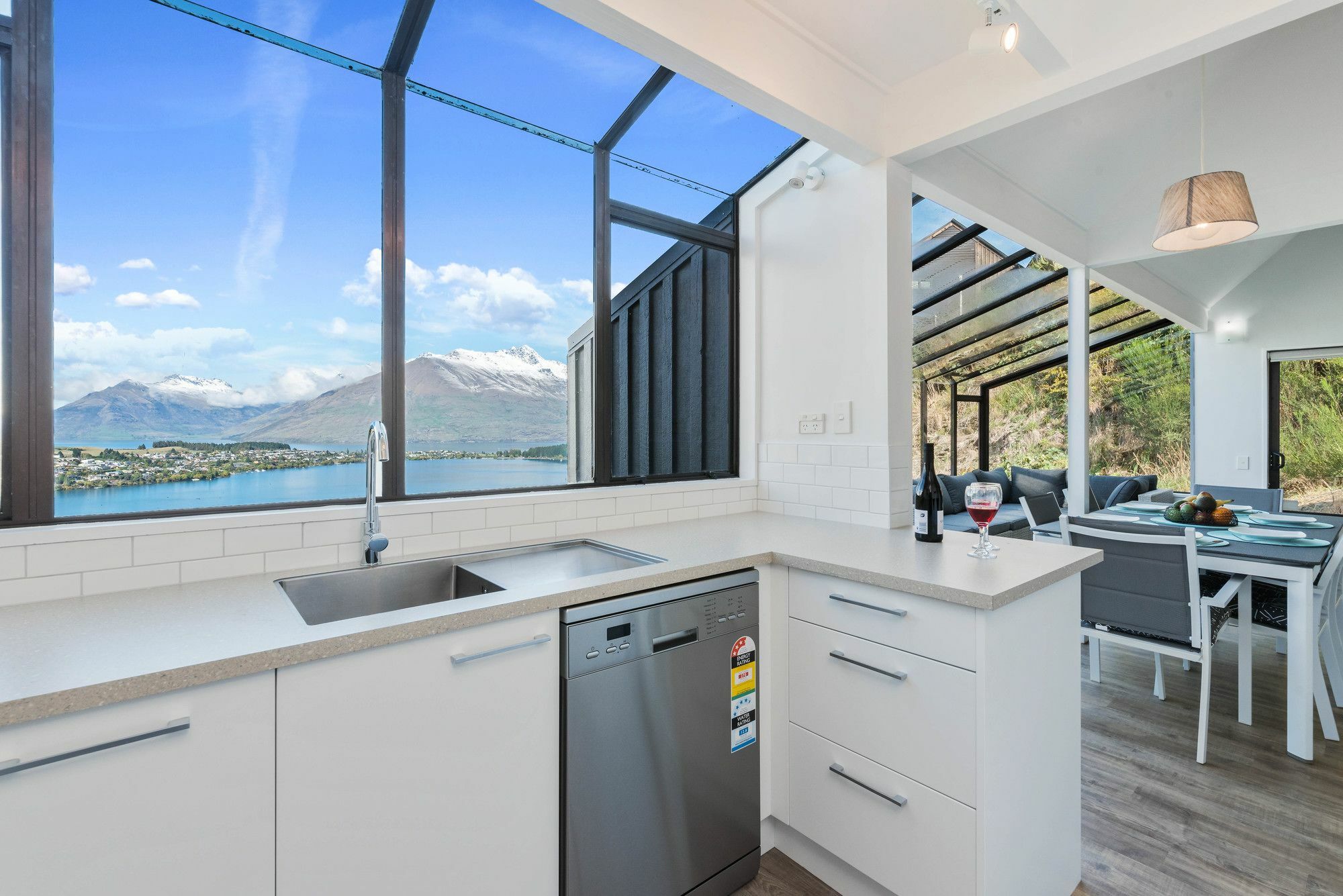 Picturesque Views At Woodlands Close Queenstown Exterior photo